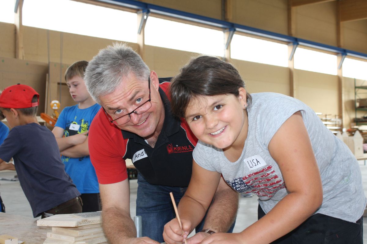 ferienspaß_vogelhausbauen.JPG
